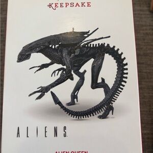 KEEPSAKE the Label Alien Queen Reptile Figurine - Dark Gray 2016